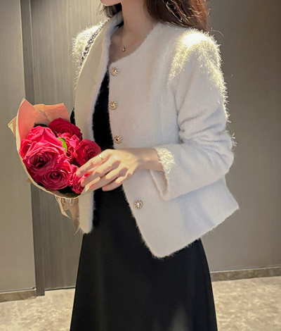 이 계절, 빛나는 하객룩