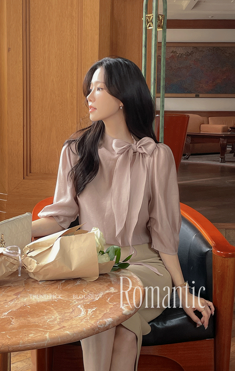  로맨틱 텐셀 리본넥 7부 블라우스